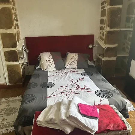 Maison Fleurie ホームステイ Saint-Germain (Ardeche)